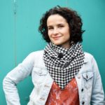 Triangle Scarf Black and White hounds tooth, Maple And Oak