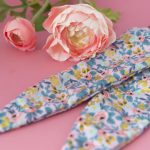 Rockabilly headband – pink with metallic florals